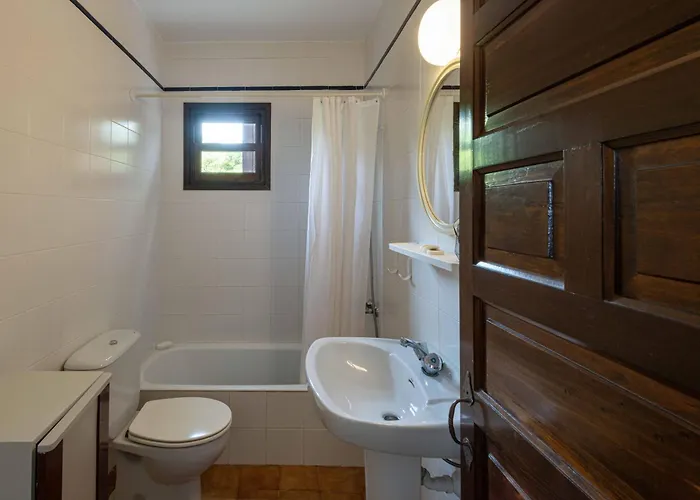 Menorquina Con Piscina En La Playa * קאלה מורל