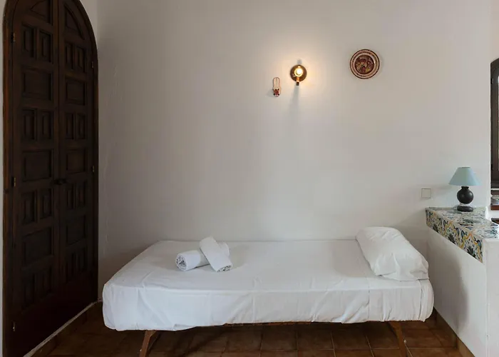 Menorquina Con Piscina En La Playa קאלה מורל